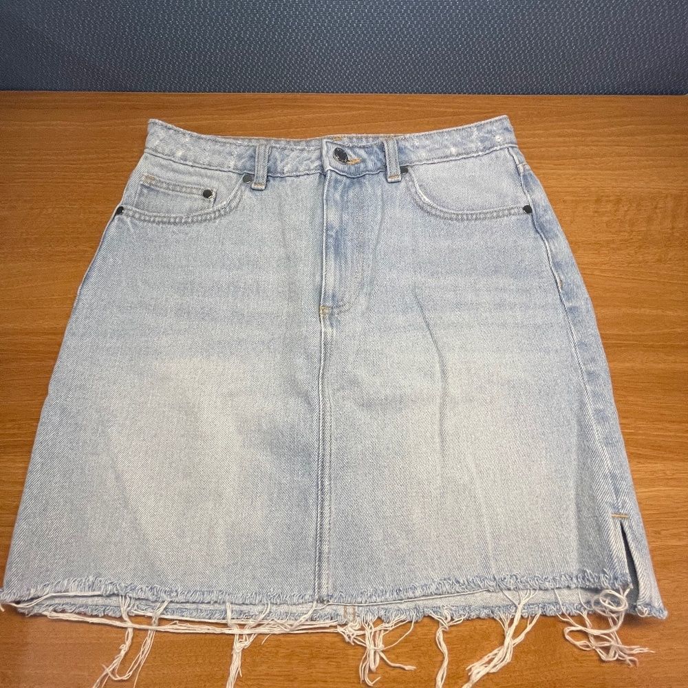 H&M distressed denim skirt size M 10